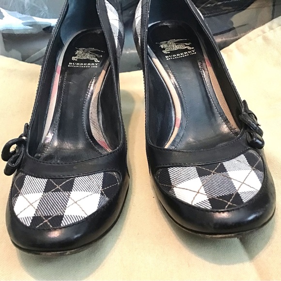 Burberry Heels Size 8 1/2 - Picture 1 of 13